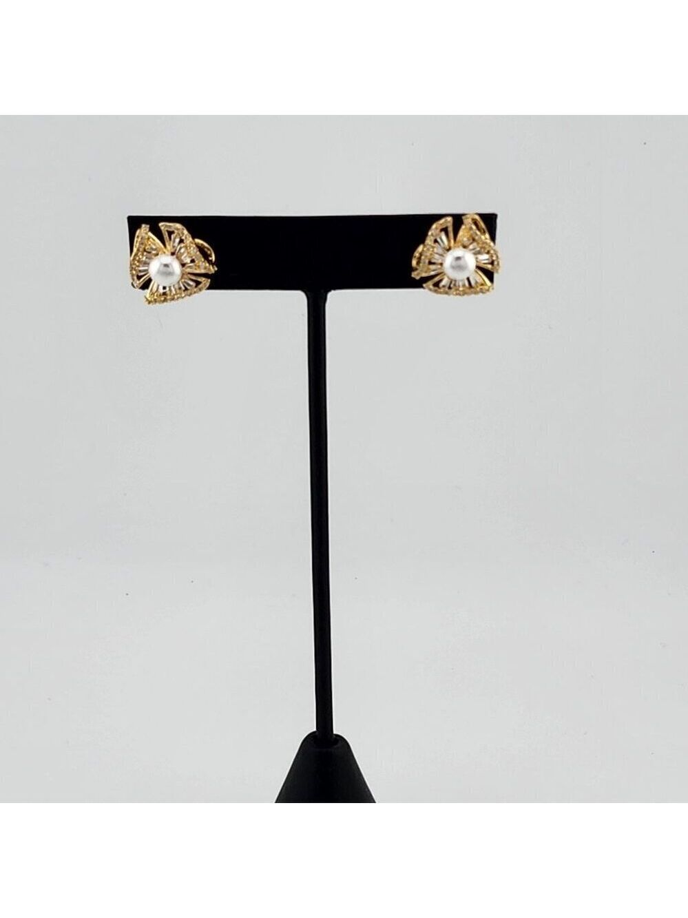 Brand New Brazilian 18k Gold Filled Elegant Design Pearl Earrings
